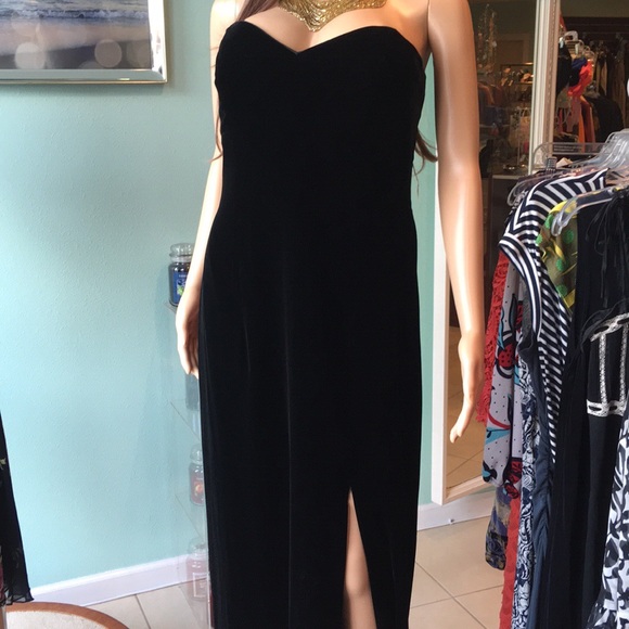 Vintage Dresses & Skirts - VTG Velvet Gown✨